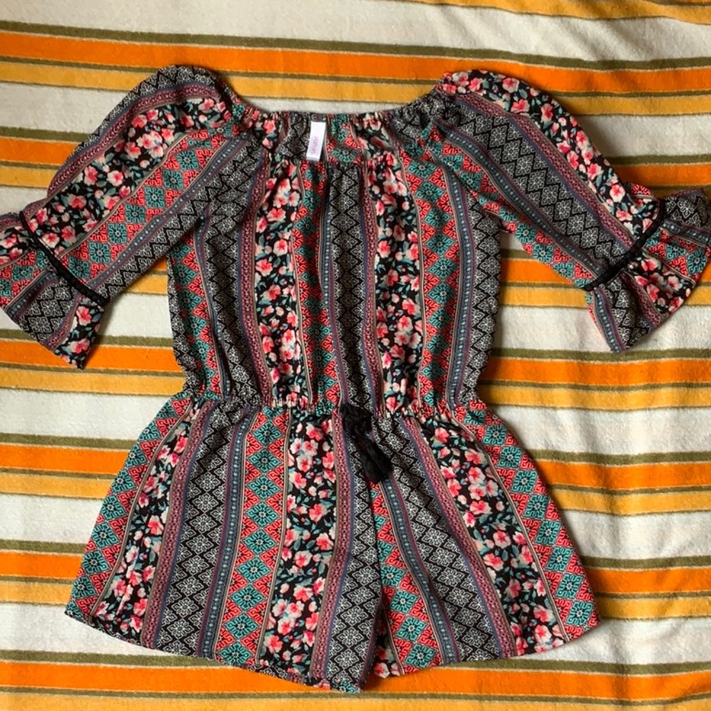 Xhilaration Girls Multicolor Floral & Stripe Off-Shoulder Romper in size sm/6-6x